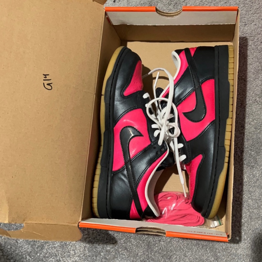 Women Nike Dunk Low “Cerise Black Gum”
